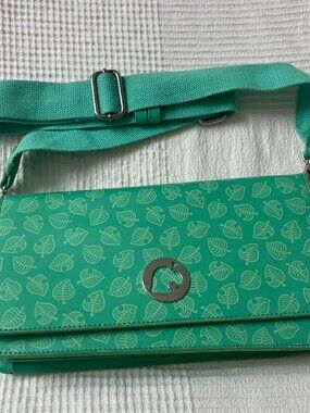 Animal Crossing Nintendo Switch Carrying Case /purse w/ Leaf Pattern